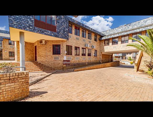 198M² OFFICE TO LET IN FERNDALE